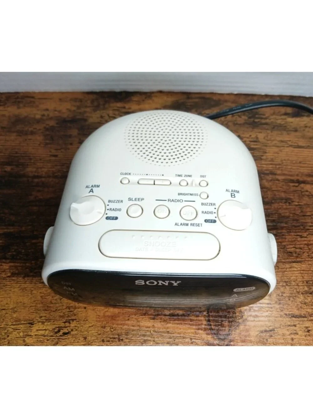 VTG Sony Dream Machine ICF-C318 AM/FM Dual Alarm Green LED Clock Radio White VG+